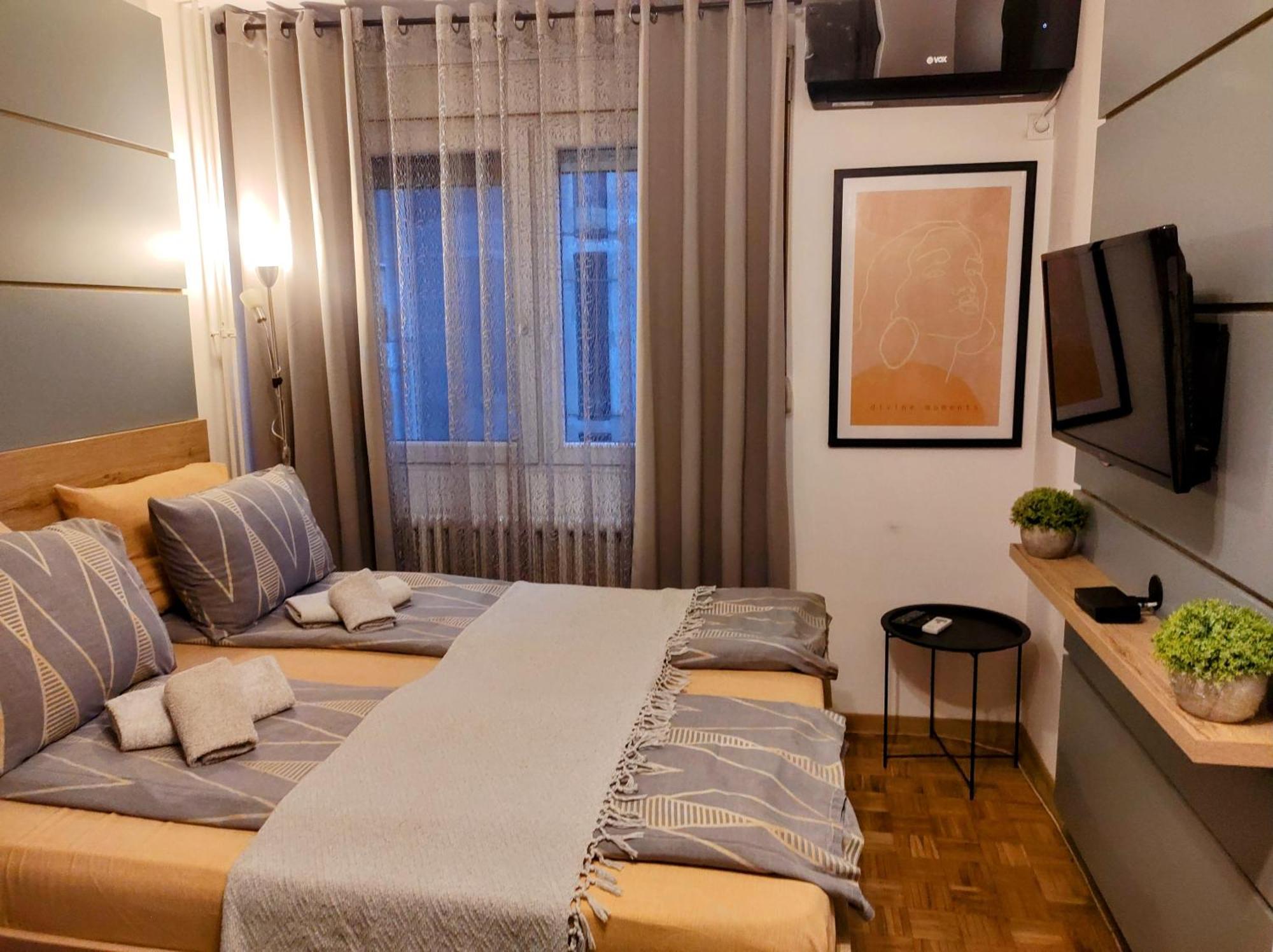 Sunset Apartment *